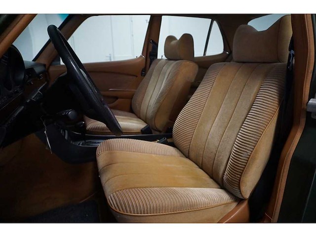 Mercedes-benz - 1976 - s-klasse - 280 s - personenauto - afbeelding 8 van  36