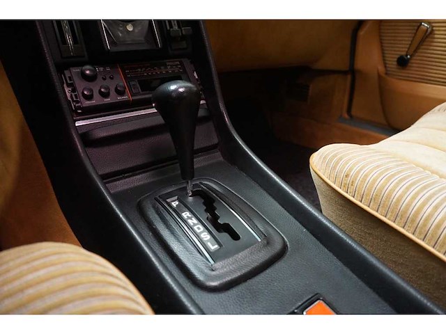 Mercedes-benz - 1976 - s-klasse - 280 s - personenauto - afbeelding 15 van  36