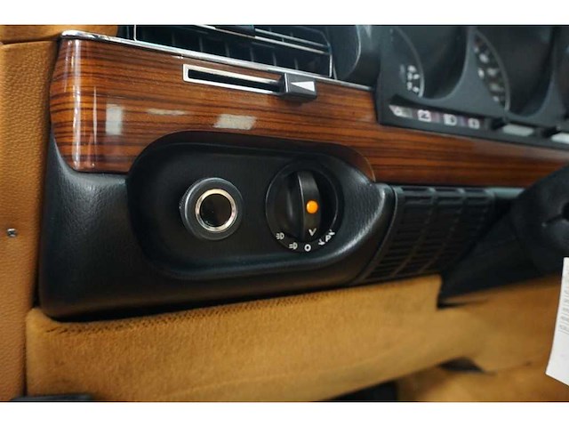 Mercedes-benz - 1976 - s-klasse - 280 s - personenauto - afbeelding 19 van  36