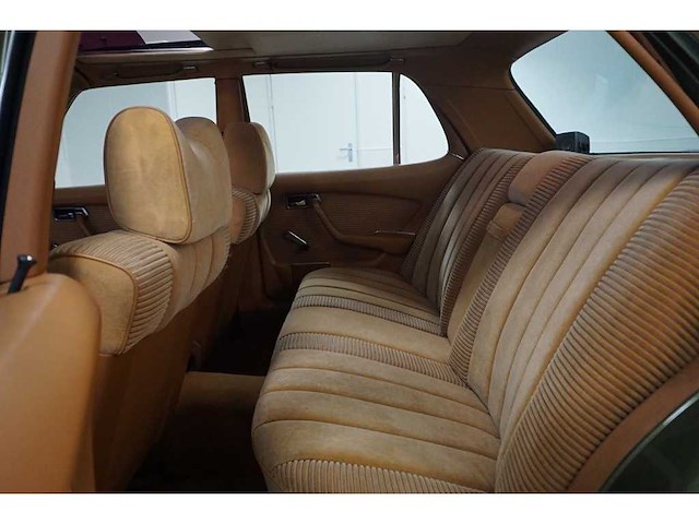 Mercedes-benz - 1976 - s-klasse - 280 s - personenauto - afbeelding 20 van  36