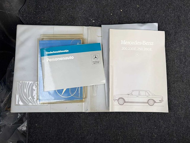 Mercedes-benz - 1984 - 200-500 (w124) - 230 e - kx-26-pp - afbeelding 2 van  14