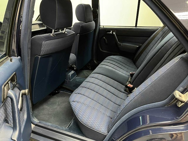 Mercedes-benz - 1989 - 190-serie - 2.3 e - personenauto - afbeelding 14 van  47