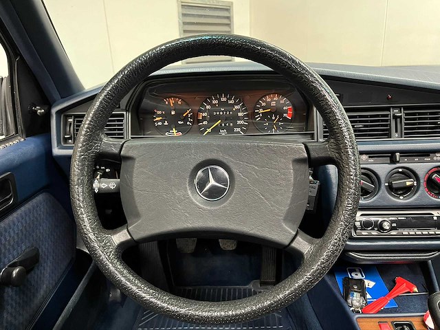 Mercedes-benz - 1989 - 190-serie - 2.3 e - personenauto - afbeelding 18 van  47