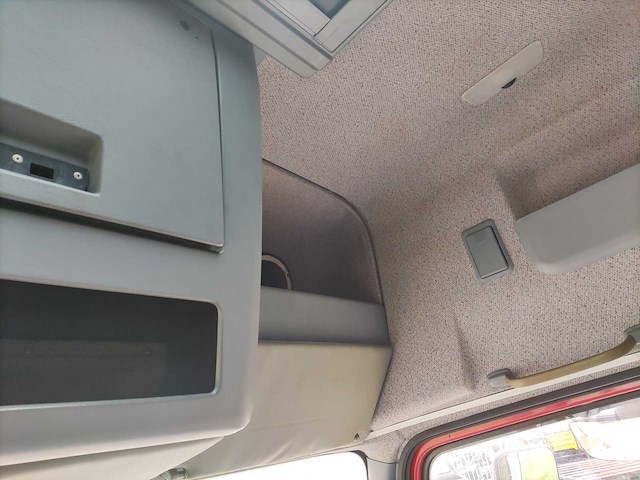 Mercedes-benz - 1999 - vrachtwagen - afbeelding 16 van  51