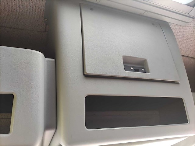 Mercedes-benz - 1999 - vrachtwagen - afbeelding 17 van  51