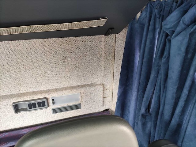 Mercedes-benz - 1999 - vrachtwagen - afbeelding 7 van  41