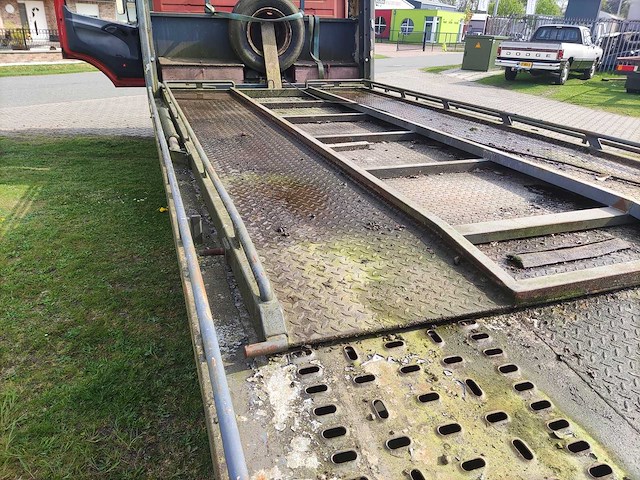 Mercedes-benz - 1999 - vrachtwagen - afbeelding 20 van  41