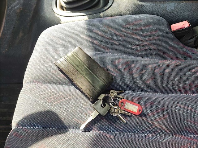 Mercedes-benz - 1999 - vrachtwagen - afbeelding 39 van  41