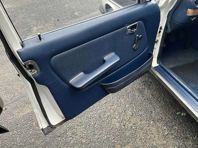 Mercedes-benz - 200-280 (w123) - 200 - oldtimer - afbeelding 5 van  23