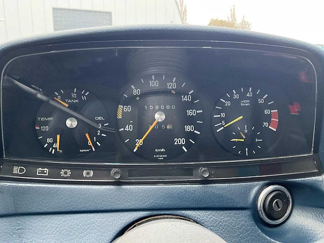 Mercedes-benz - 200-280 (w123) - 200 - oldtimer - afbeelding 10 van  23