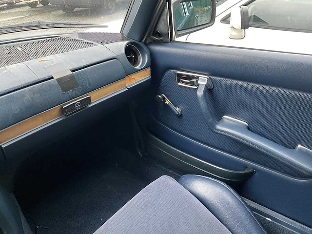 Mercedes-benz - 200-280 (w123) - 200 - oldtimer - afbeelding 13 van  23