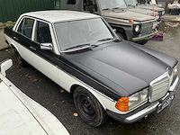 Mercedes-benz - 200-280 (w123) - 200 - oldtimer - afbeelding 17 van  23