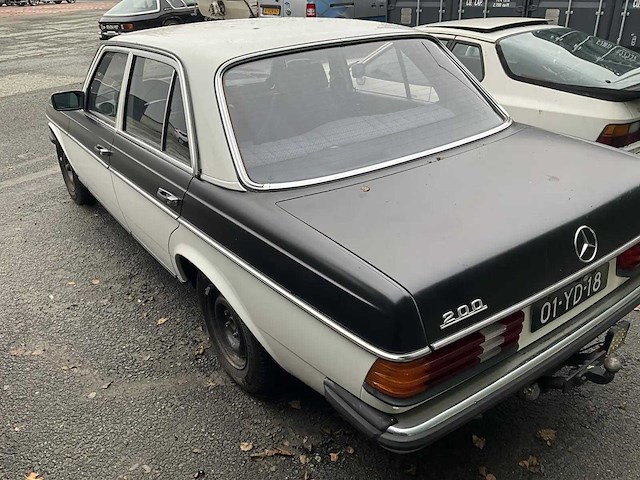 Mercedes-benz - 200-280 (w123) - 200 - oldtimer - afbeelding 22 van  23