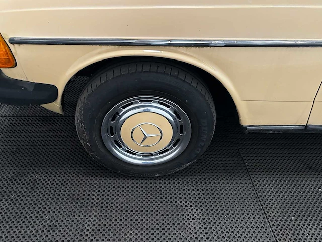Mercedes-benz - 200-280 (w123) combi - 230 te - classic cars >15 - afbeelding 15 van  25