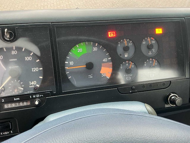 Mercedes-benz - 2001 - 612d - vrachtwagen - afbeelding 5 van  42