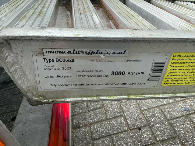 Mercedes-benz - 2001 - 612d - vrachtwagen - afbeelding 10 van  42