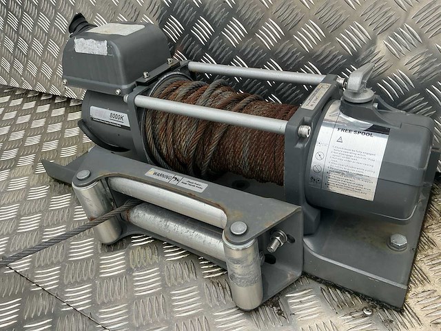 Mercedes-benz - 2001 - 612d - vrachtwagen - afbeelding 17 van  42