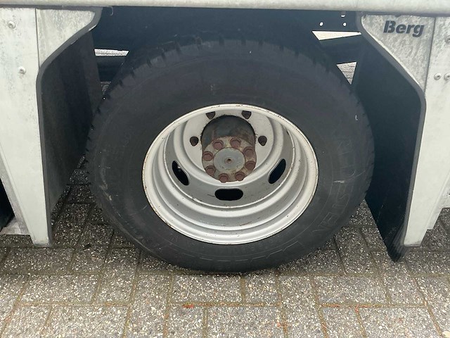 Mercedes-benz - 2001 - 612d - vrachtwagen - afbeelding 25 van  42