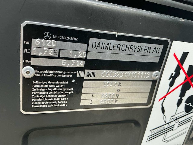 Mercedes-benz - 2001 - 612d - vrachtwagen - afbeelding 37 van  42