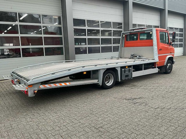 Mercedes-benz - 2001 - 612d - vrachtwagen - afbeelding 38 van  42