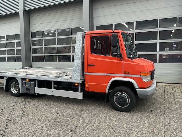 Mercedes-benz - 2001 - 612d - vrachtwagen - afbeelding 39 van  42