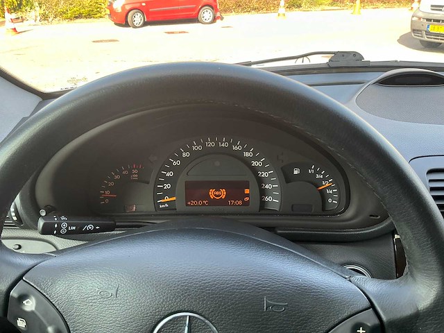 Mercedes-benz - 2001 - c-klasse - 200 cdi elegance - personenauto (nt-745-k) - afbeelding 1 van  18