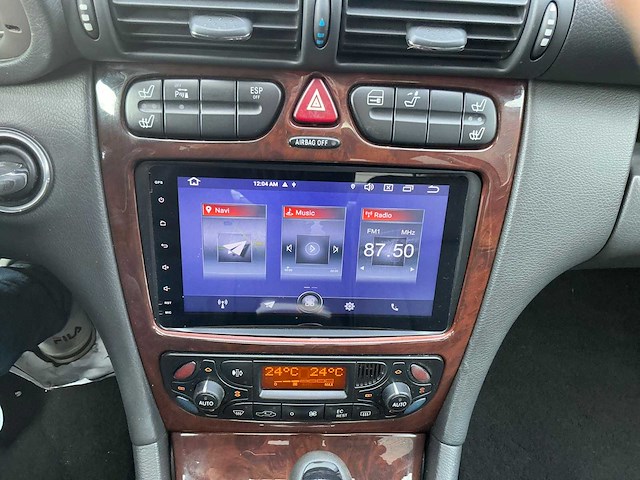 Mercedes-benz - 2001 - c-klasse - 200 cdi elegance - personenauto (nt-745-k) - afbeelding 2 van  18