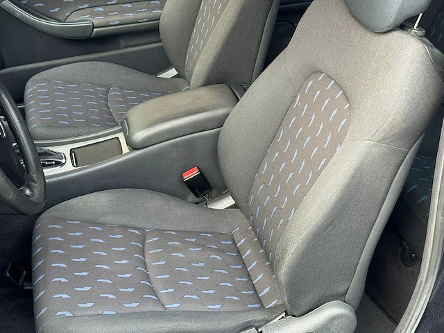 Mercedes-benz - 2001 - c-klasse sportcoupé - 180 - 43-hf-dt - personenauto - afbeelding 15 van  16