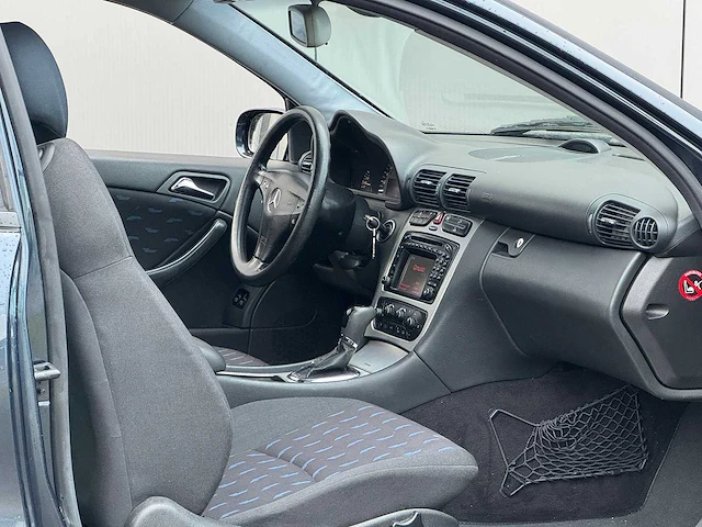 Mercedes-benz - 2001 - c-klasse sportcoupé - 180 - 43-hf-dt - personenauto - afbeelding 16 van  16