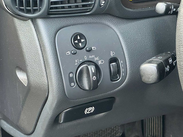 Mercedes-benz - 2001 - c-klasse sportcoupé - 180 - 43-hf-dt - afbeelding 8 van  17