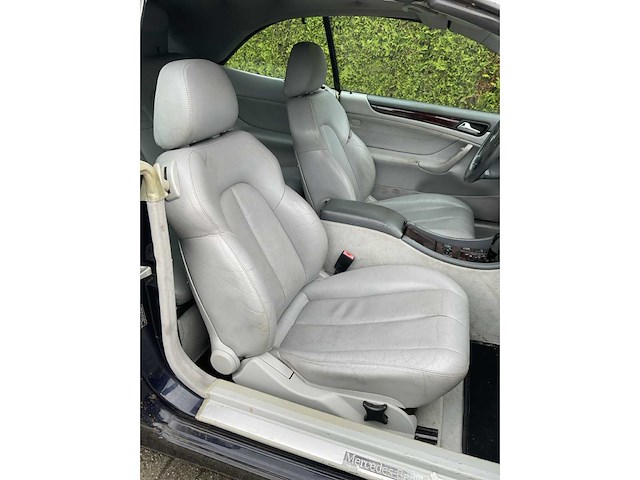 Mercedes-benz - 2001 - clk cabrio - rg-681-d - afbeelding 6 van  34