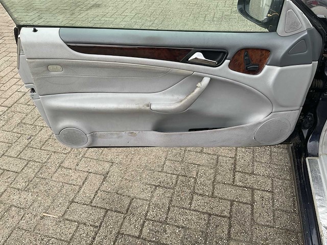 Mercedes-benz - 2001 - clk cabrio - rg-681-d - afbeelding 22 van  34