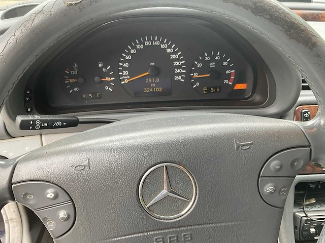 Mercedes-benz - 2001 - clk cabrio - rg-681-d - afbeelding 26 van  34