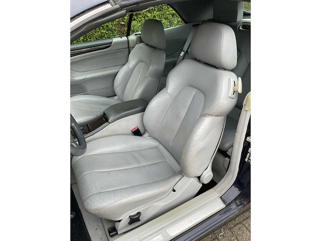 Mercedes-benz - 2001 - clk cabrio - rg-681-d - afbeelding 27 van  34