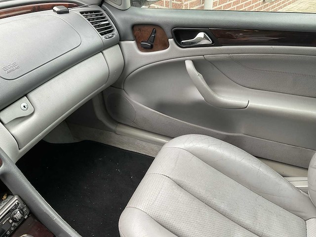 Mercedes-benz - 2001 - clk cabrio - rg-681-d - afbeelding 28 van  34
