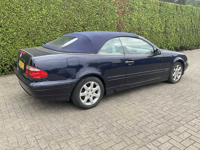 Mercedes-benz - 2001 - clk cabrio - rg-681-d - afbeelding 23 van  34