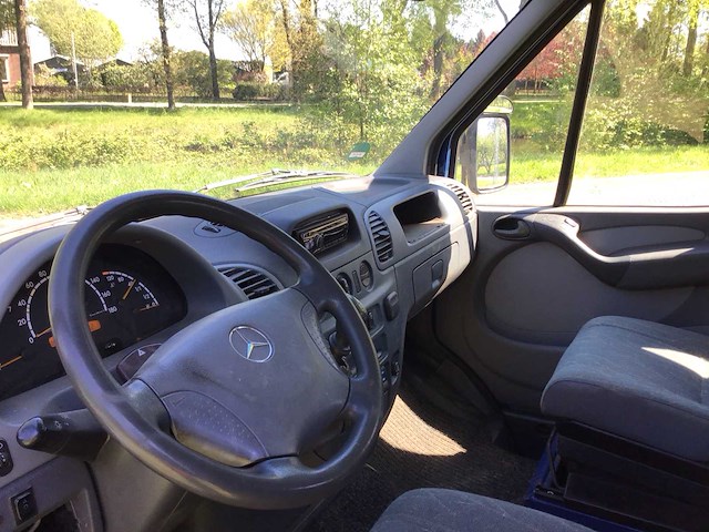 Mercedes-benz - 2001 - sprinter - 316 cdi 2.7 355 - personenauto - afbeelding 2 van  32