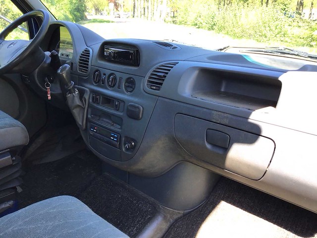 Mercedes-benz - 2001 - sprinter - 316 cdi 2.7 355 - personenauto - afbeelding 18 van  32
