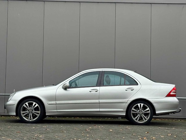 Mercedes-benz - 2002 - c-klasse - 180 elegance - 51-jj-bj - afbeelding 12 van  15