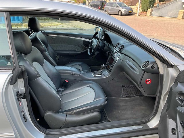 Mercedes-benz - 2002 - clk-klasse coupé - 320 elegance - personenauto (10-jk-pf) - afbeelding 6 van  22