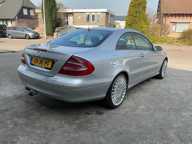 Mercedes-benz - 2002 - clk-klasse coupé - 320 elegance - personenauto (10-jk-pf) - afbeelding 19 van  22