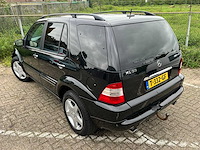 Mercedes-benz - 2002 - ml amg 55 - personenauto - afbeelding 13 van  21