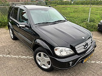 Mercedes-benz - 2002 - ml amg 55 - personenauto - afbeelding 12 van  21