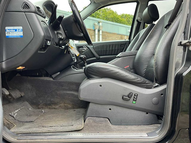 Mercedes-benz - 2002 - ml amg 55 - personenauto - afbeelding 16 van  21