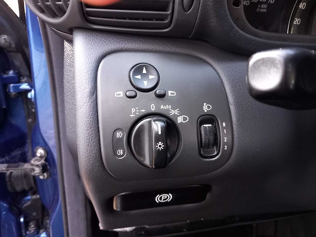 Mercedes-benz - 2003 - c-klasse sportcoupé - 180 kompressor - personenauto - afbeelding 9 van  14