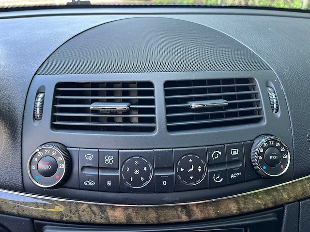 Mercedes-benz - 2004 - e-klasse combi - 320/350 avantgarde 4-matic - personenauto - afbeelding 3 van  21