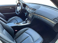 Mercedes-benz - 2004 - e-klasse combi - 320/350 avantgarde 4-matic - personenauto - afbeelding 13 van  21
