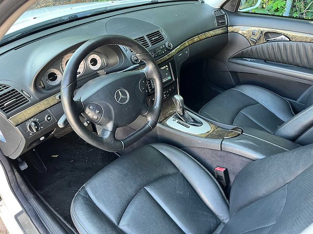 Mercedes-benz - 2004 - e-klasse combi - 320/350 avantgarde 4-matic - personenauto - afbeelding 17 van  21