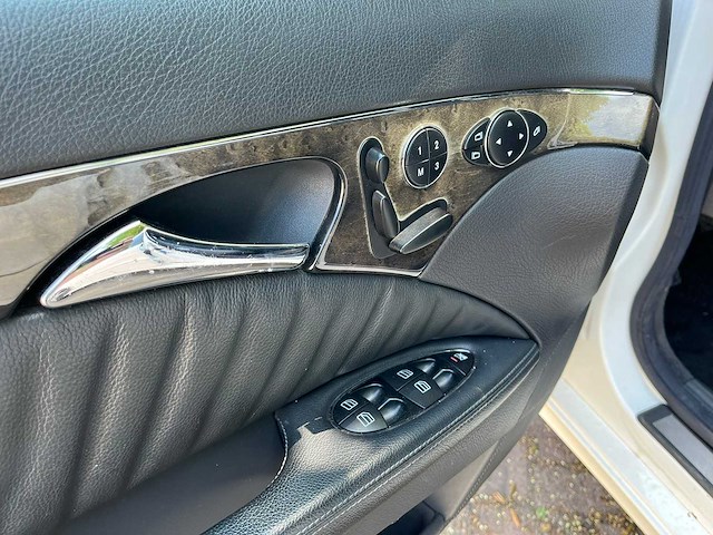 Mercedes-benz - 2004 - e-klasse combi - 320/350 avantgarde 4-matic - personenauto - afbeelding 20 van  21