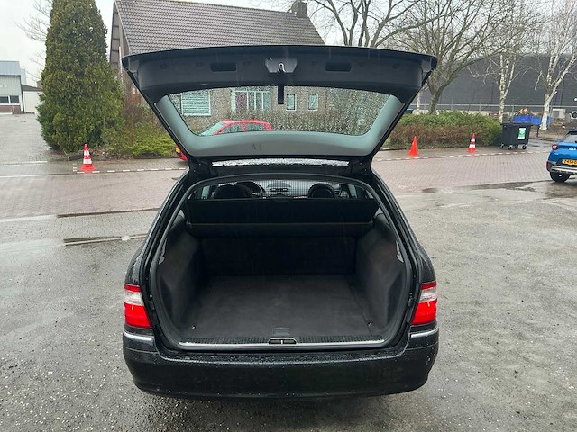 Mercedes-benz - 2004 - e-klasse combi - 500 elegance 4-matic - personenauto (g-130-pg) - afbeelding 8 van  18